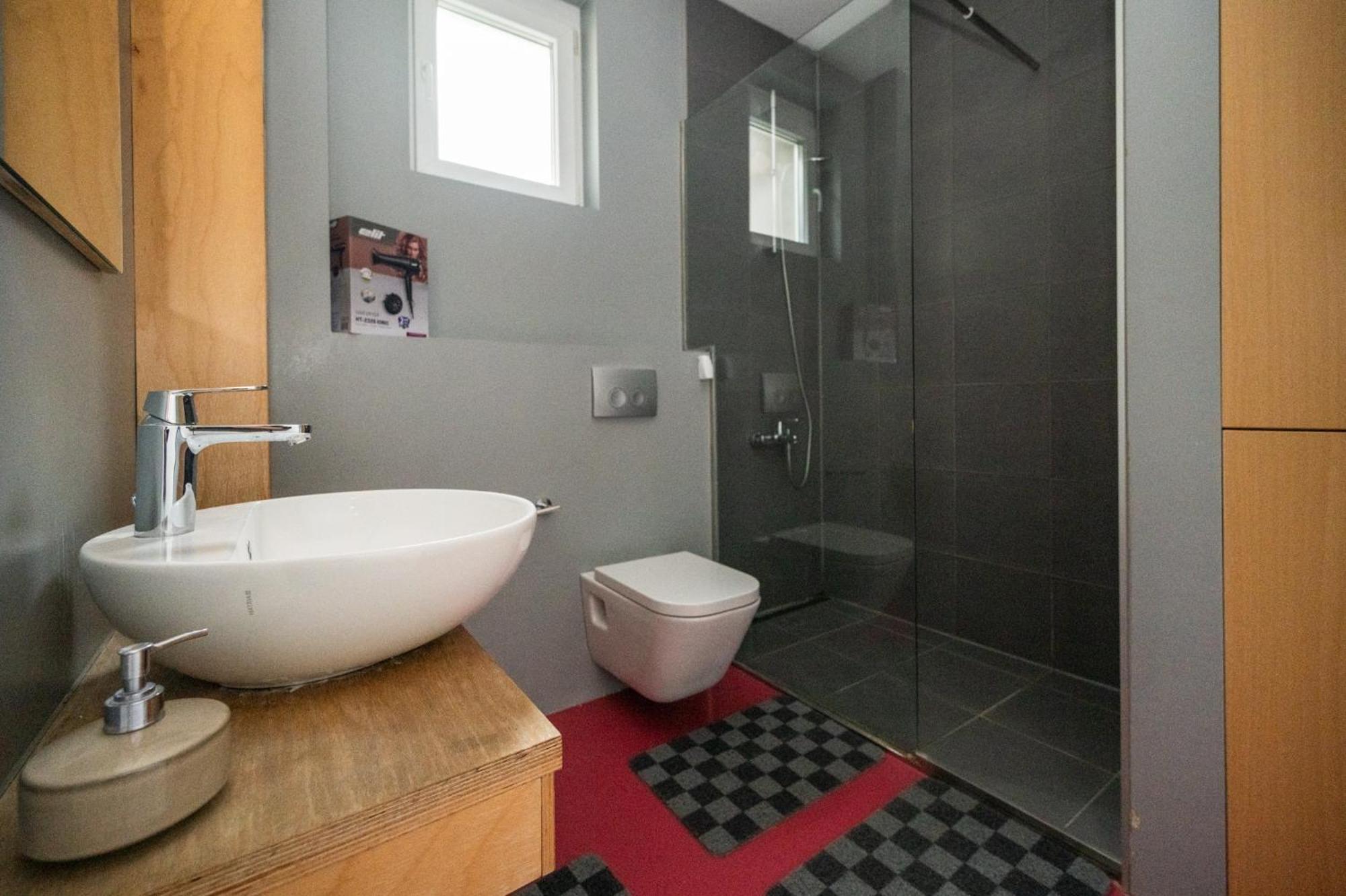 Design 1Bdr Apartment With City View Sarajevo Bagian luar foto
