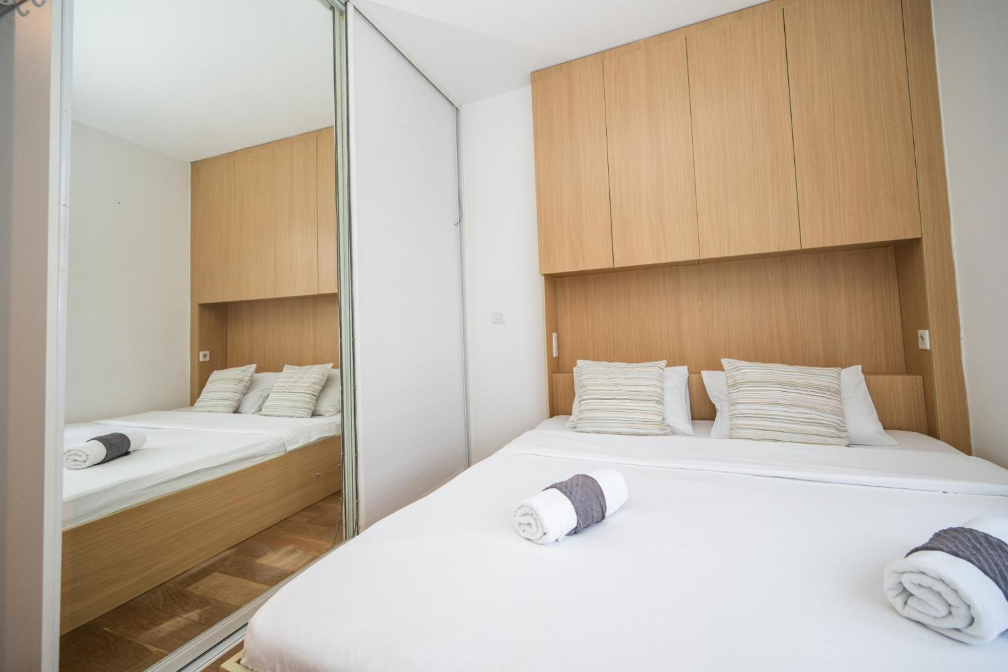 Design 1Bdr Apartment With City View Sarajevo Bagian luar foto