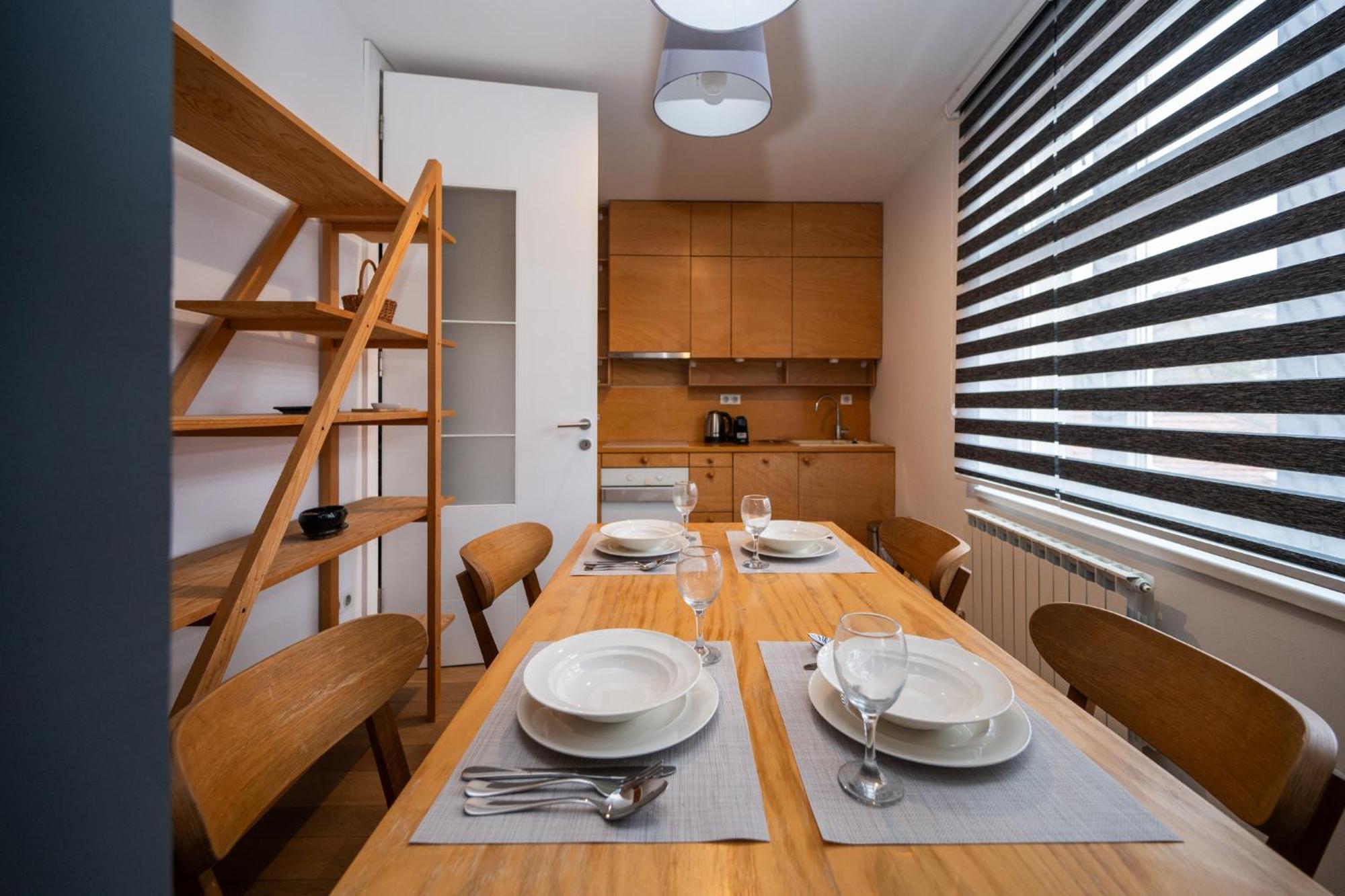 Design 1Bdr Apartment With City View Sarajevo Bagian luar foto